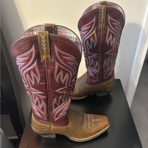 Ariat Round Up Western Burgundy Boot size 7